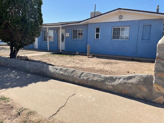 Foto del edificio - Charming, Newly Renovated Home in a Prime El Paso Location!