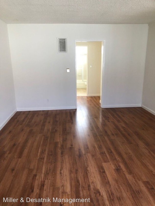 Foto del edificio - 3612-3618 Mentone Ave