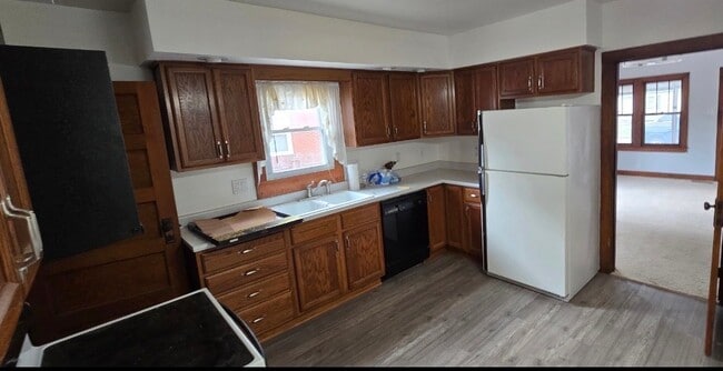 Building Photo - 825 Negley Ave