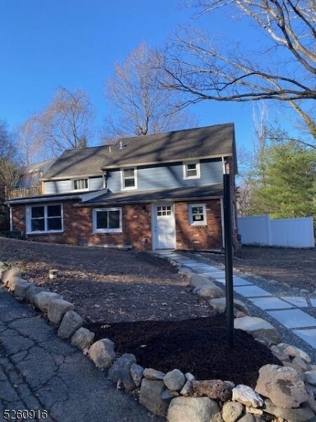 Foto principal - 565 Colfax Rd