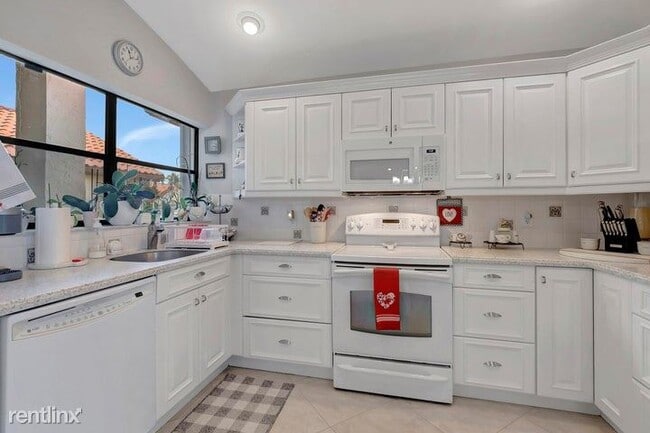 Building Photo - 3 br, 2 bath House - 23316 Water Cir