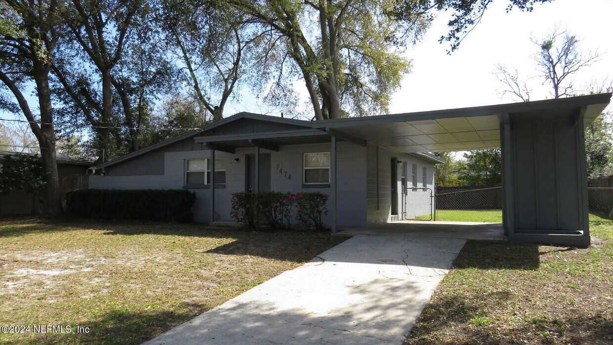 Foto principal - 7474 Centauri Rd