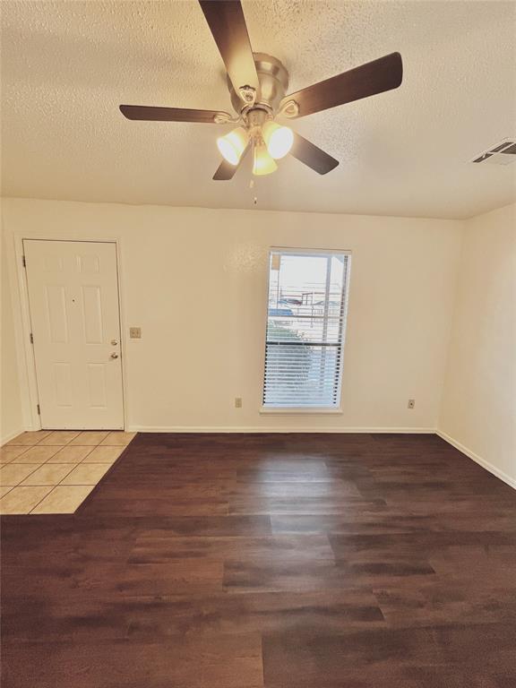 Building Photo - 1901 E Lindsey St