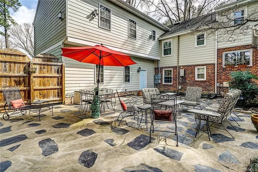 backyard relaxation spot...great for studying - 8312 University Dr