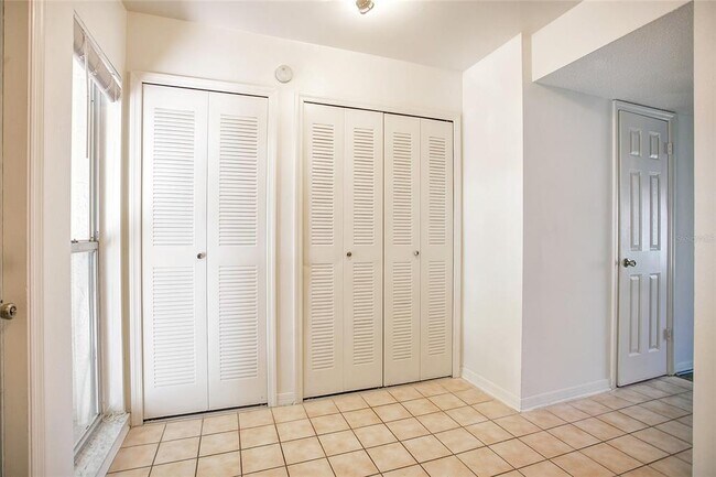 Building Photo - 2721 Gray Fox Ln