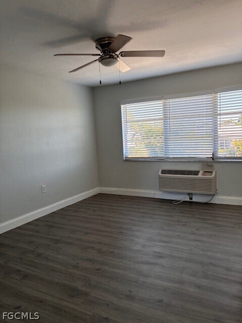 Foto del edificio - 3817 Del Prado Blvd S