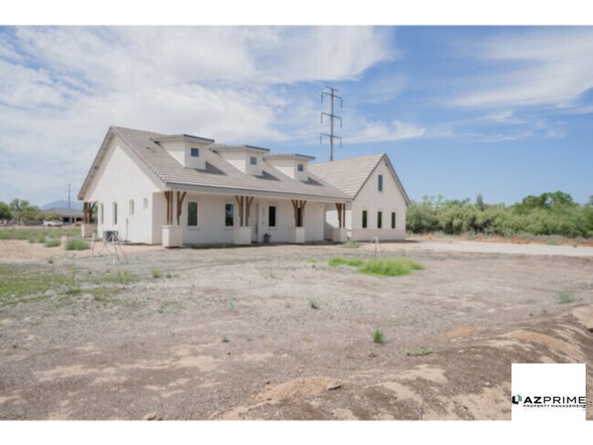 Foto del edificio - Experience the Epitome of Comfort in this Spacious 4/3.5 House Nestled in the Serene Neighborhood of