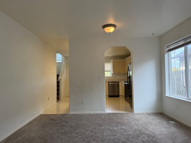 Building Photo - 14110 SE Summerfield Loop