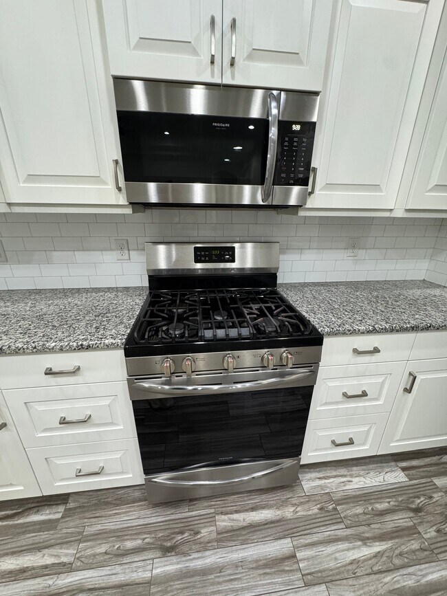 Foto del edificio - 4791 Crossroads Dr
