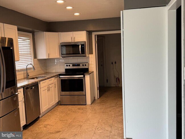 Foto del edificio - 12 Hasting Ln