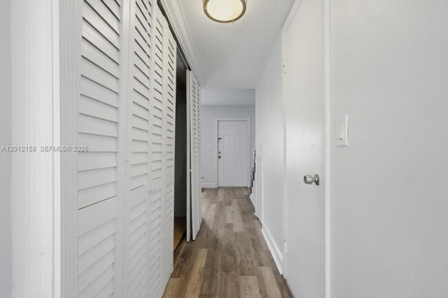 Building Photo - 6656 SW 41st St