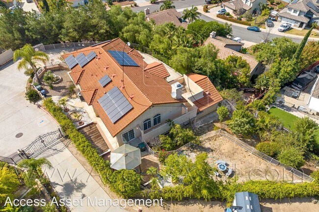 Building Photo - 5 br, 3 bath House - 1744 Paradise St