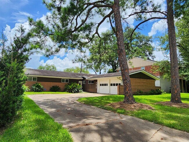 Foto del edificio - 5819 Reamer St