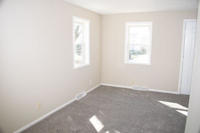 Foto del edificio - Cozy 1 Bedroom with 2 stall garage