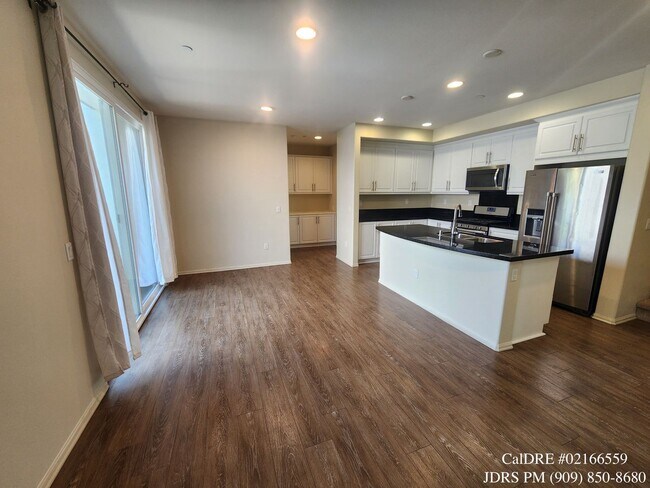 Foto del edificio - Upland 3 Bedroom Condo