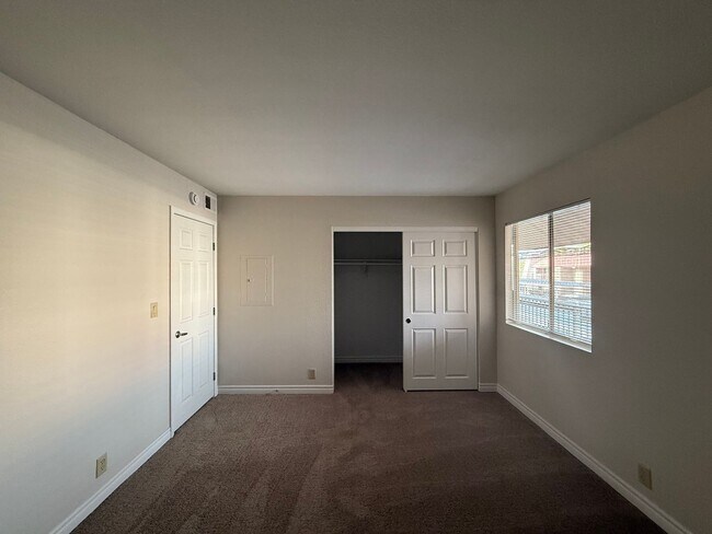 Foto del edificio - Upstairs unit at Bella Vita Guard-Gated Co...