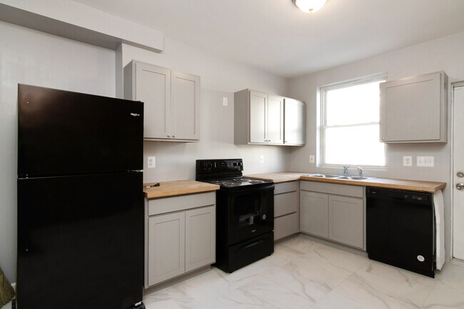 Foto del edificio - 410 N Robinson St