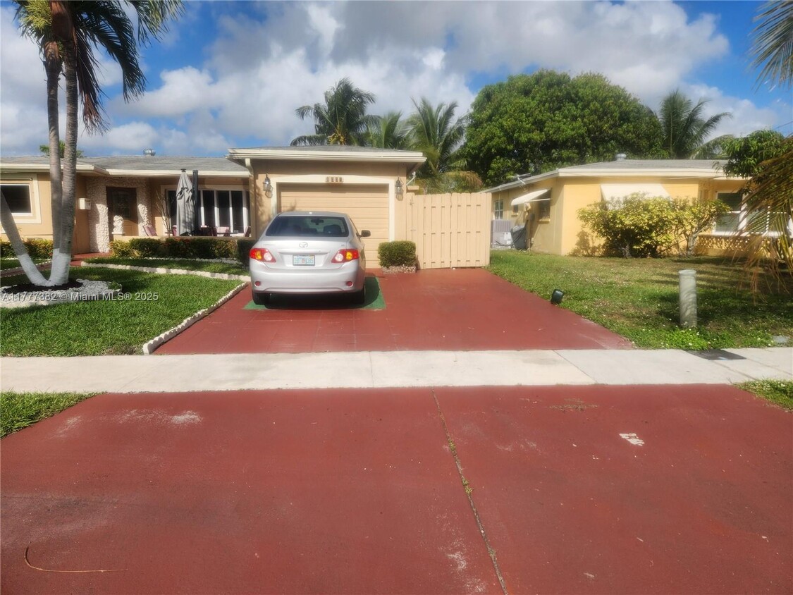 Primary Photo - 4001 NW 46th Way