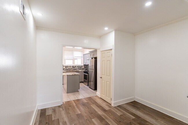 Building Photo - Lovely 3 bedroom, walking distance to Pass...