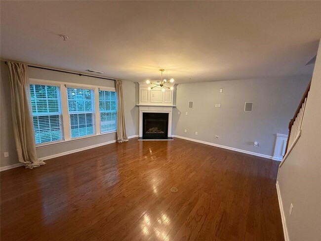 Building Photo - 331 Balaban Cir