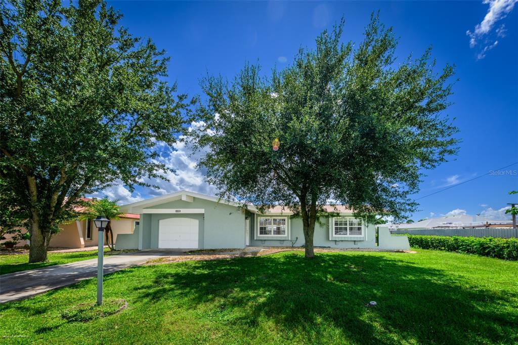 Foto principal - 2498 Abscott St