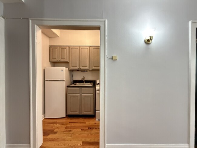 Foto del edificio - 843 W Leland Ave