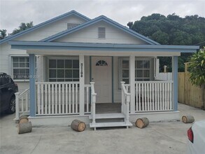 Building Photo - 11108 Peachtree Dr