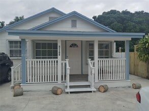 Building Photo - 11108 Peachtree Dr