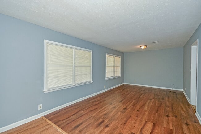 Building Photo - 4244 Sunshine Dr