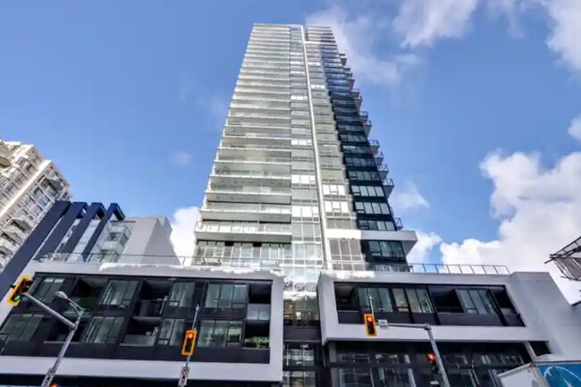 Building Photo - 823 Carnarvon St