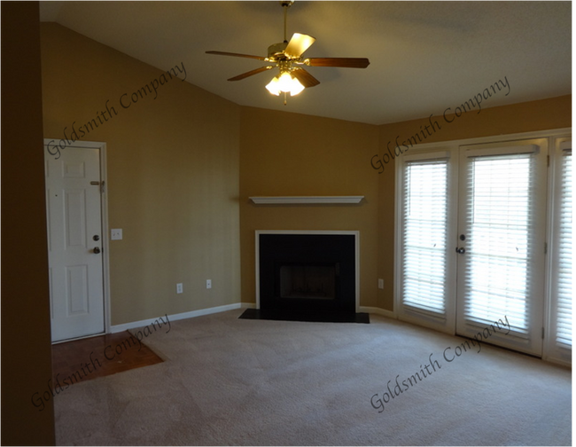 Building Photo - 305 Pelham Square Way