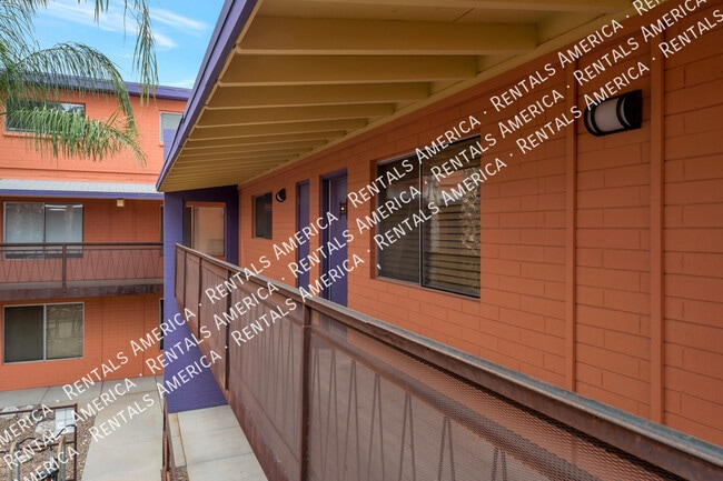 Building Photo - 55 N Cherry Ave