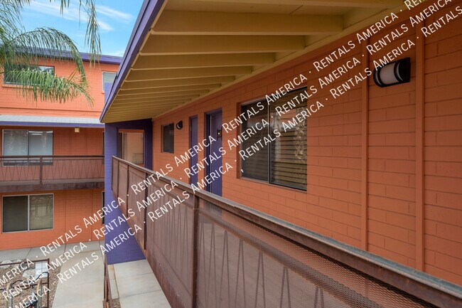 Foto del edificio - 55 N Cherry Ave