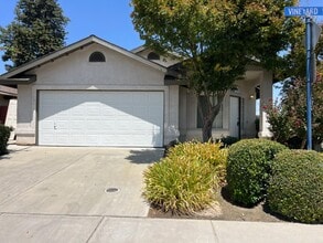 Building Photo - 995 Vineyard Way