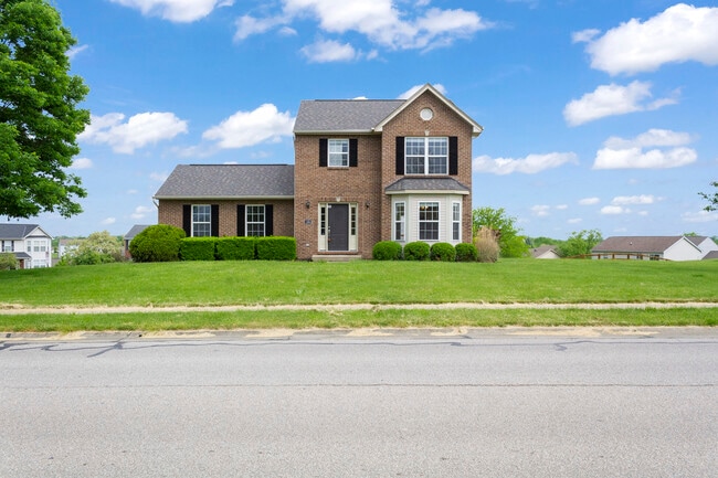 Building Photo - 1194 Troopers Xing