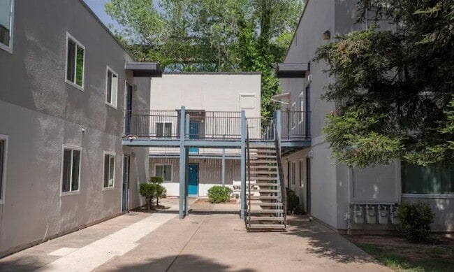 Foto del edificio - 1895 Benton Dr