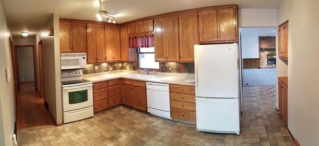 Building Photo - 4220 S 38th St
