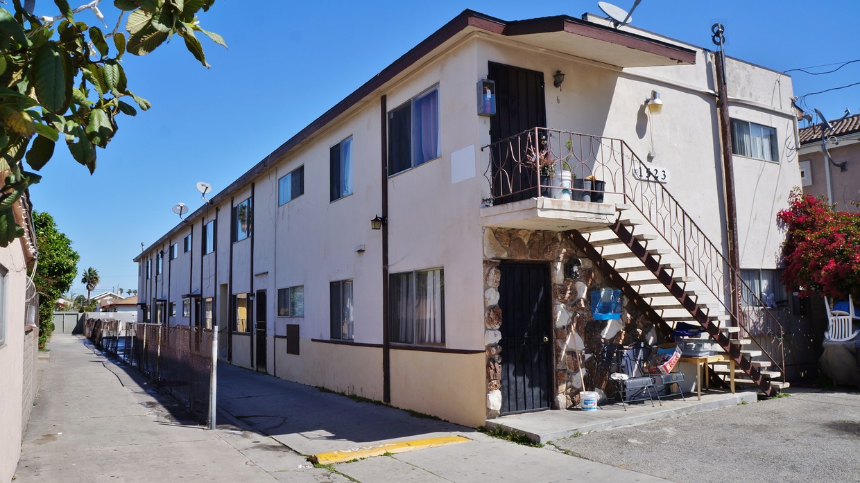 1523 Plaza Del Amo, Torrance, CA 90501 Apartments in Torrance, CA
