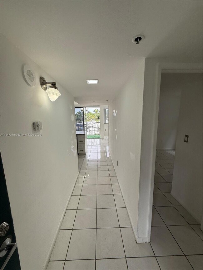 Foto del edificio - 1700 NW N River Dr