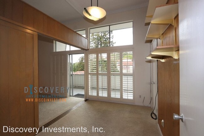 Building Photo - 1 br, 1 bath House - 2634 Virginia St. #35