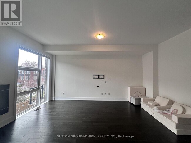 Building Photo - 14 Allerton Rd