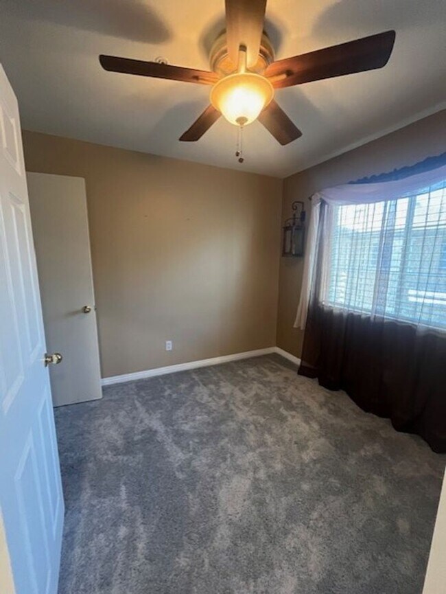 Building Photo - Beautiful 3-Bedroom Home for Rent in Highl...