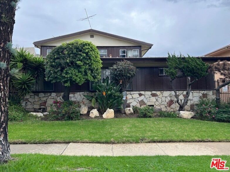 Photo - 10702 Crenshaw Boulevard Unit 5