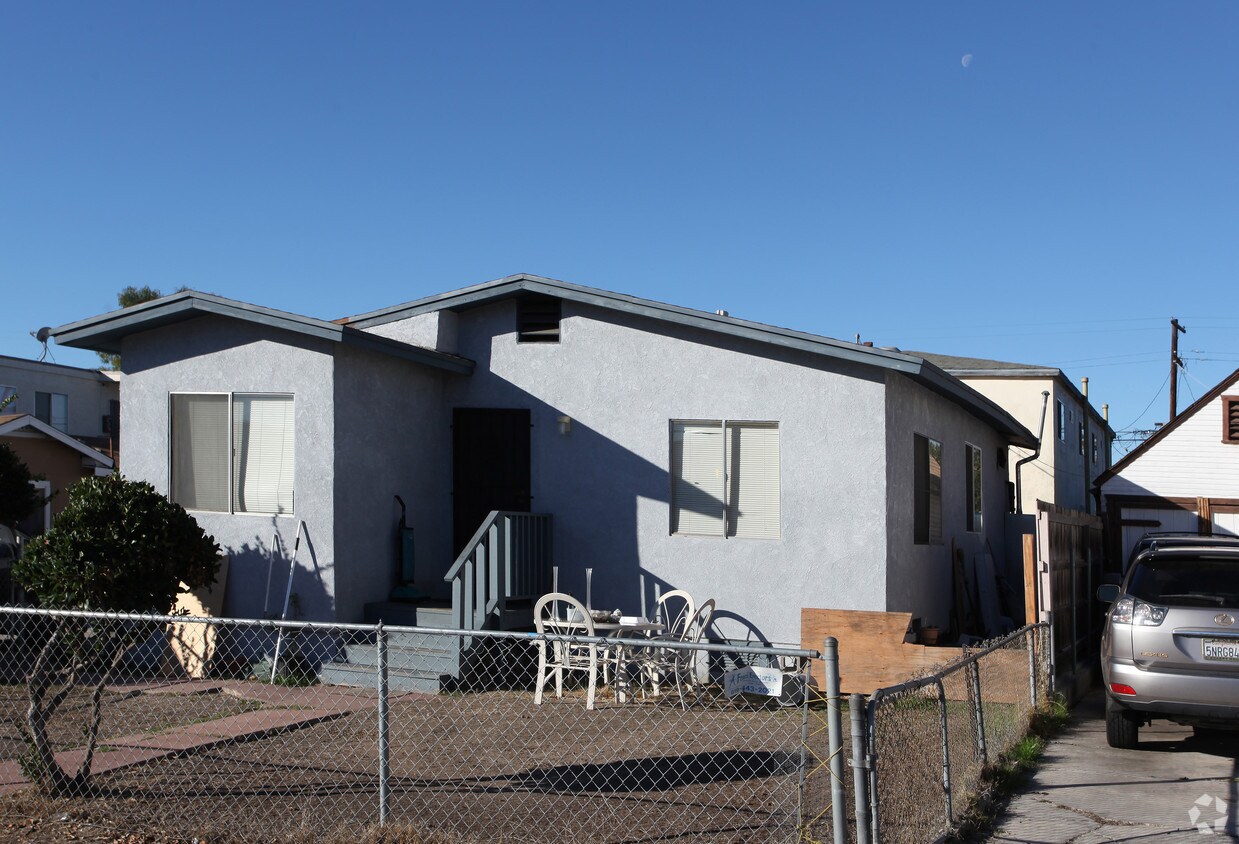 Foto del edificio - 3574-3578 Van Dyke Ave