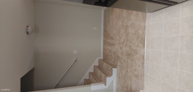 Building Photo - 2 br, 2.5 bath Townhome - 76 Winter Lake Cir