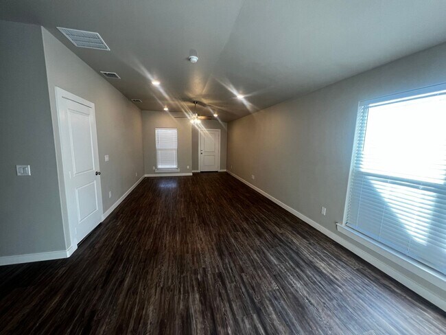 Foto del edificio - Upland West - 3404 Tiffin Ave