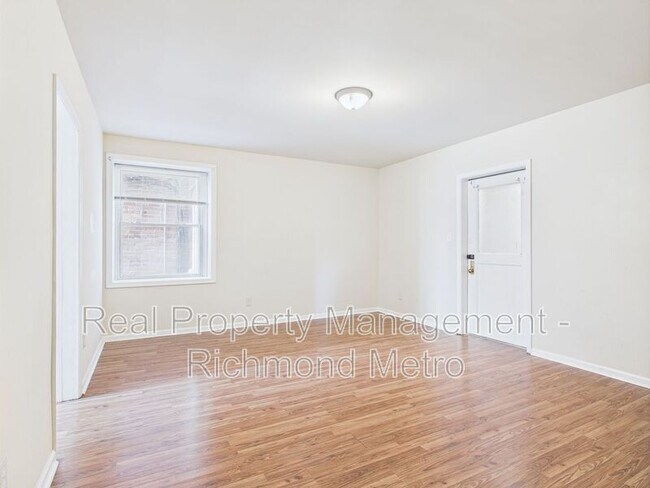 Building Photo - 2400 Barton Ave