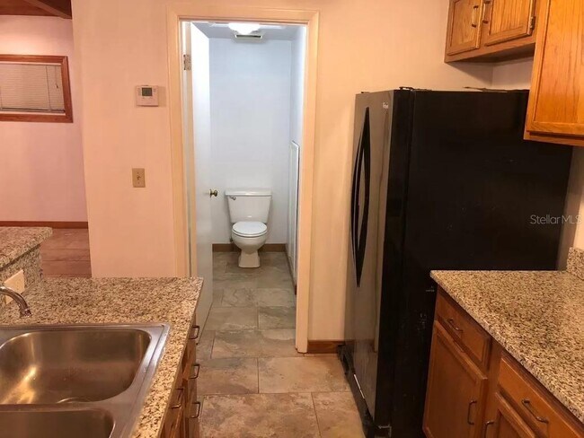 Foto del edificio - 758 N Westmoreland Dr
