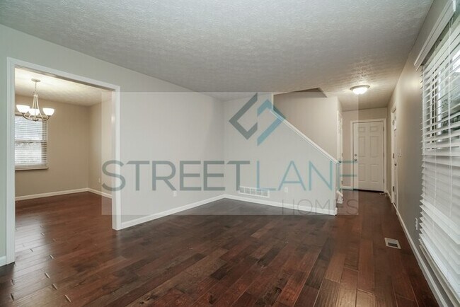 Foto del edificio - REDUCED! - Now offering $500 off first ful...