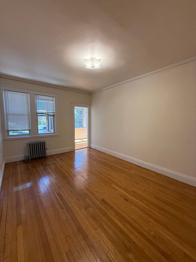 Building Photo - Spacious, Updated Brighton 3 Bed with Offi...